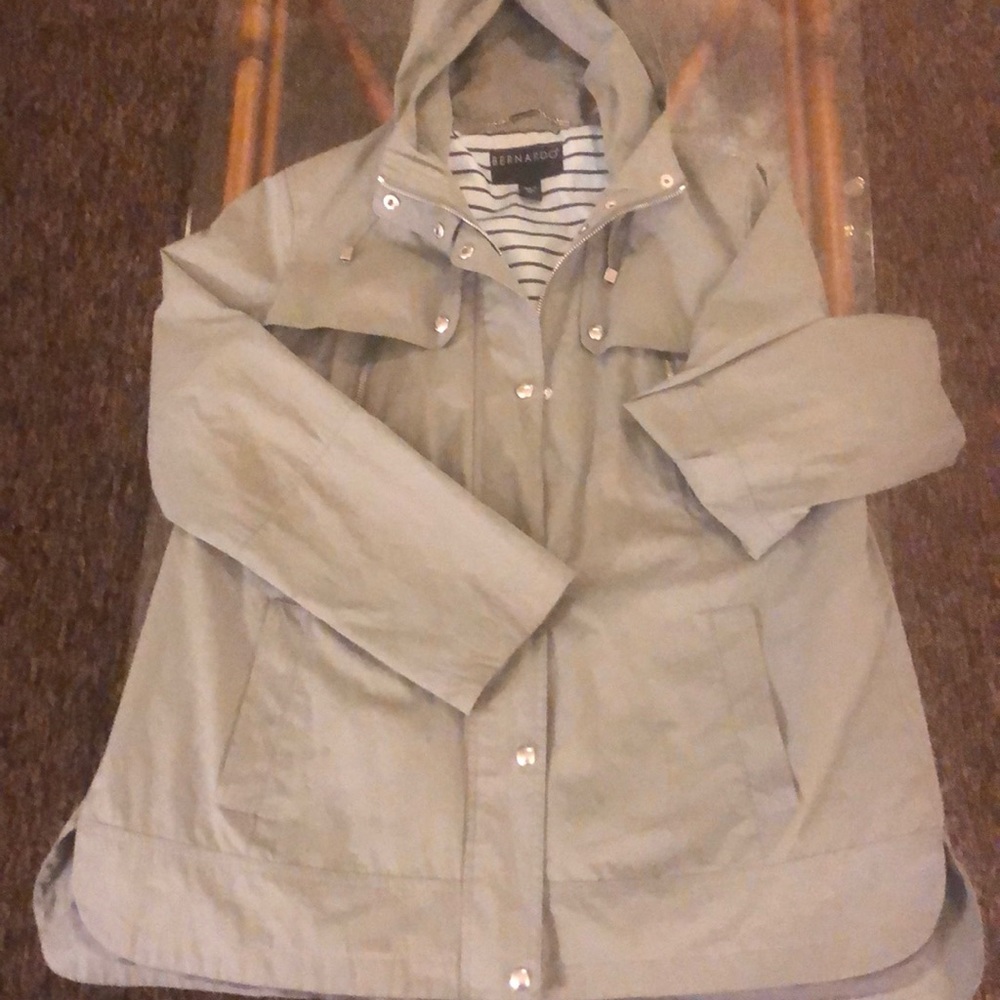 Super cute light Bernardo jacket